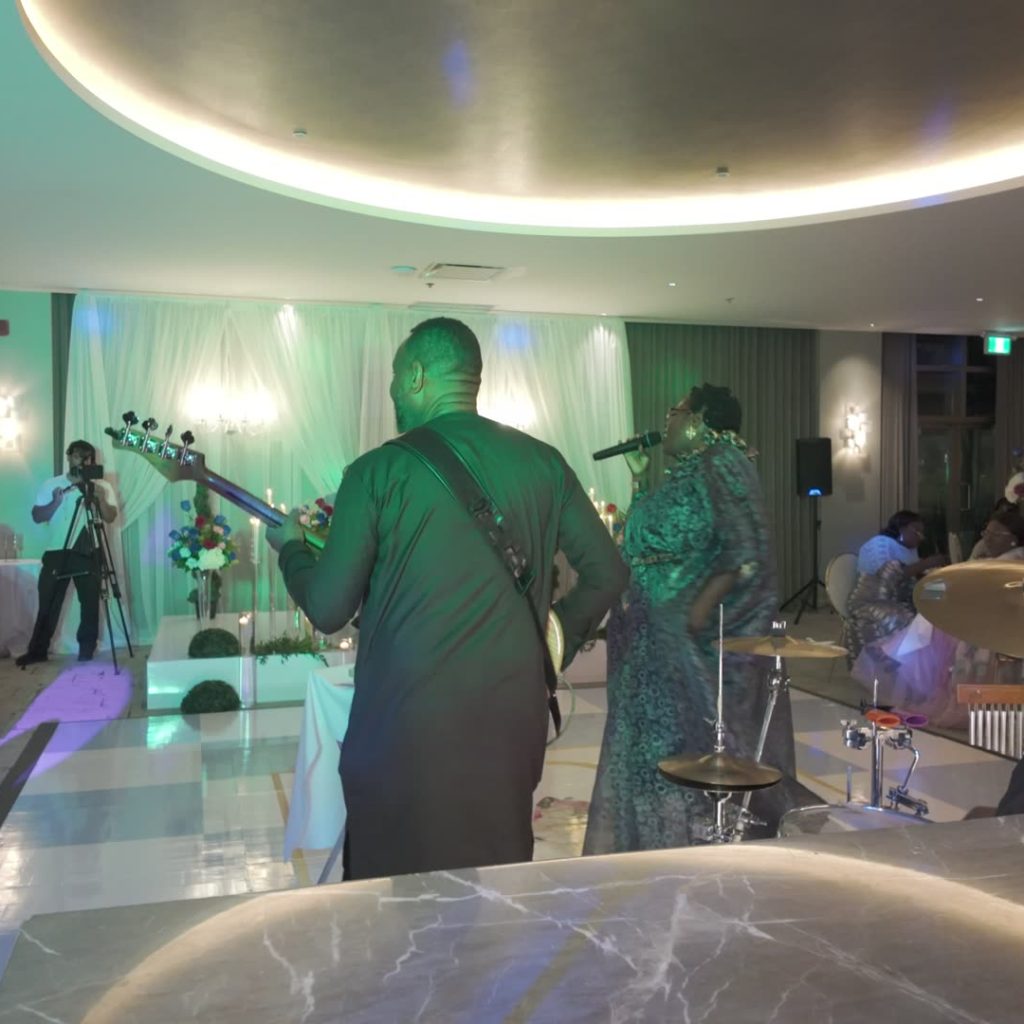 Réception de gala avec groupe live